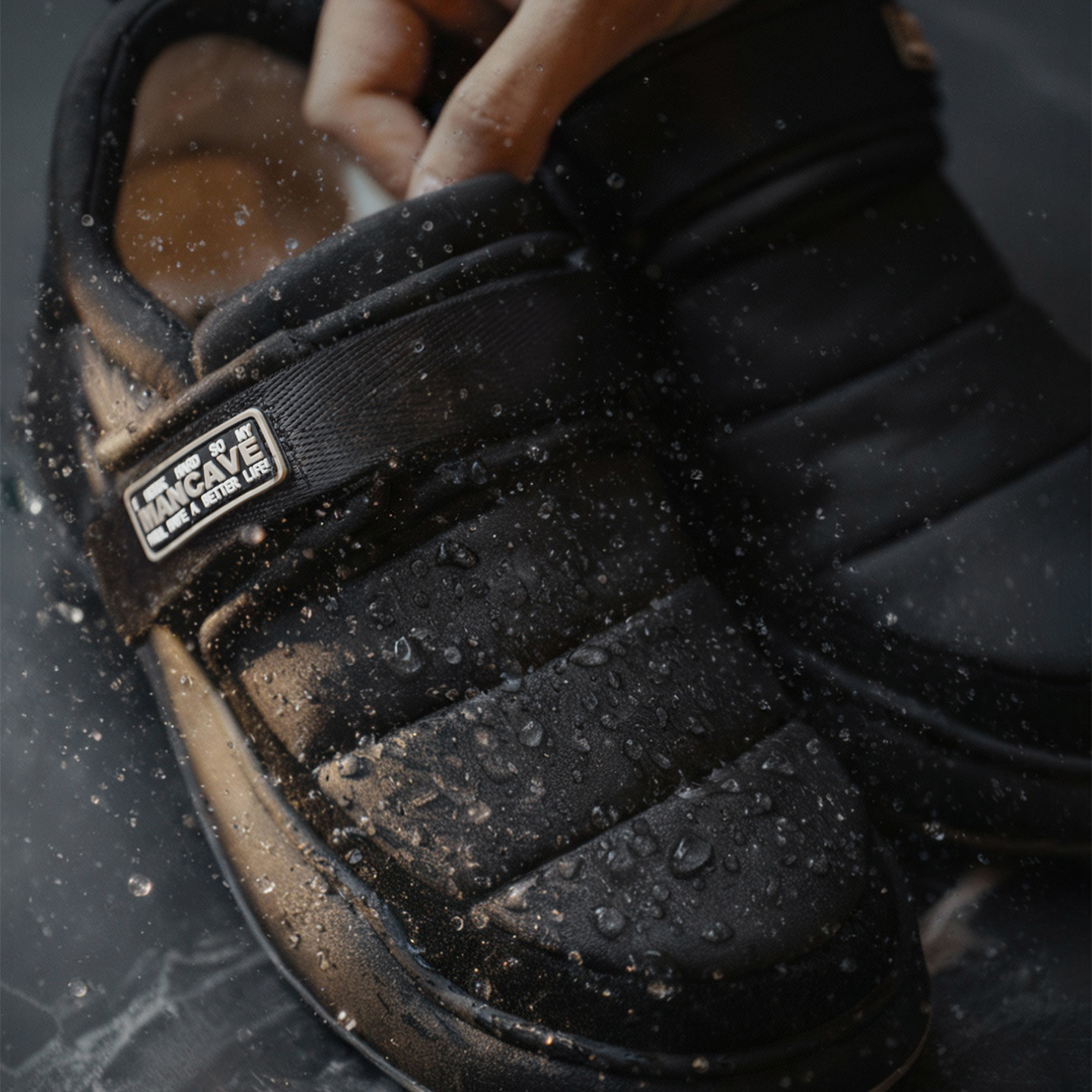 マデン メンズ レトロ ブラック 防水 スノーブーツ スリッ - Snow Boot Fur Lined のレビューと価格